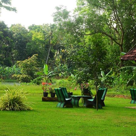 Canal Side Safari Resort Удавалаве Екстериор снимка