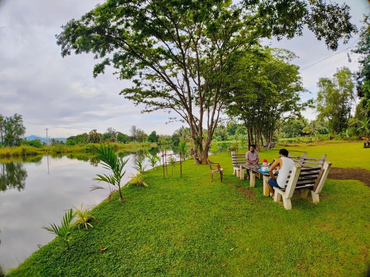 Canal Side Safari Resort Удавалаве Екстериор снимка