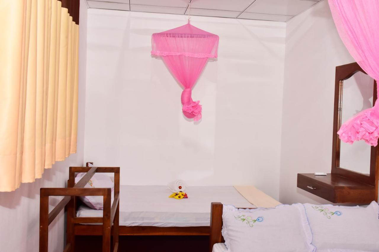 Canal Side Safari Resort Удавалаве Екстериор снимка