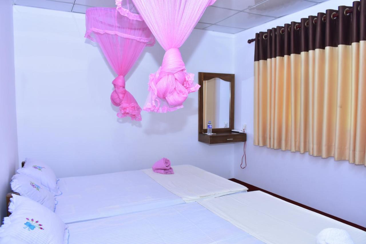 Canal Side Safari Resort Удавалаве Екстериор снимка